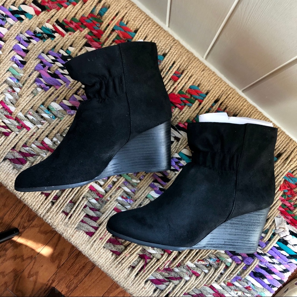 NWT Boots / Mojo Moxy